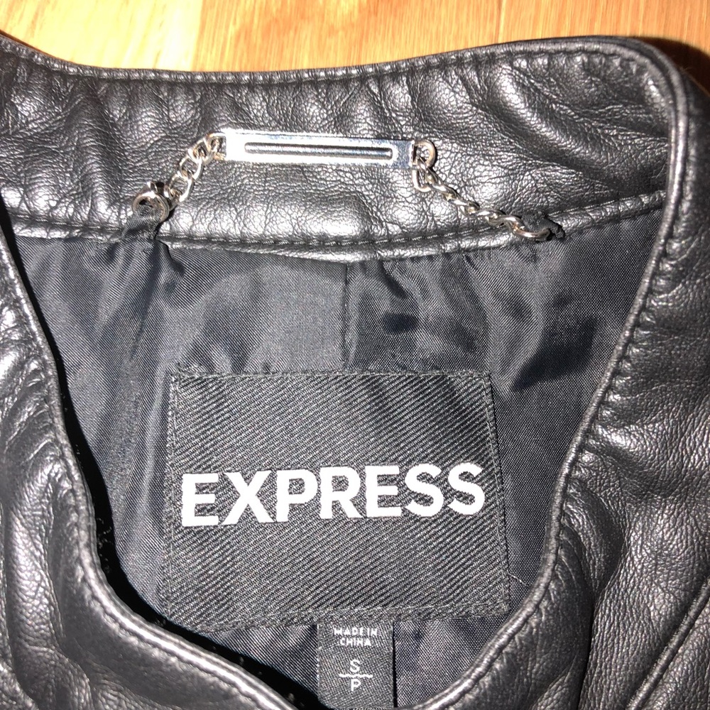 Leather jacket - Picture 4 of 4